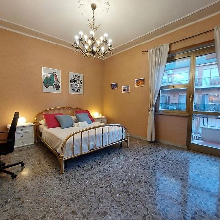Отель 12Min Da Roma Centro Stanza Grande E Luminosa Чампино Экстерьер фото