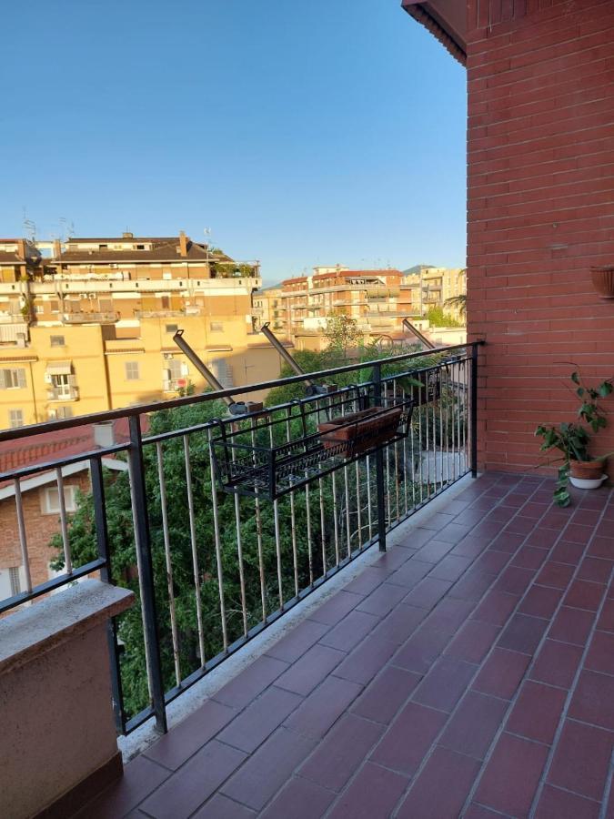 Отель 12Min Da Roma Centro Stanza Grande E Luminosa Чампино Экстерьер фото